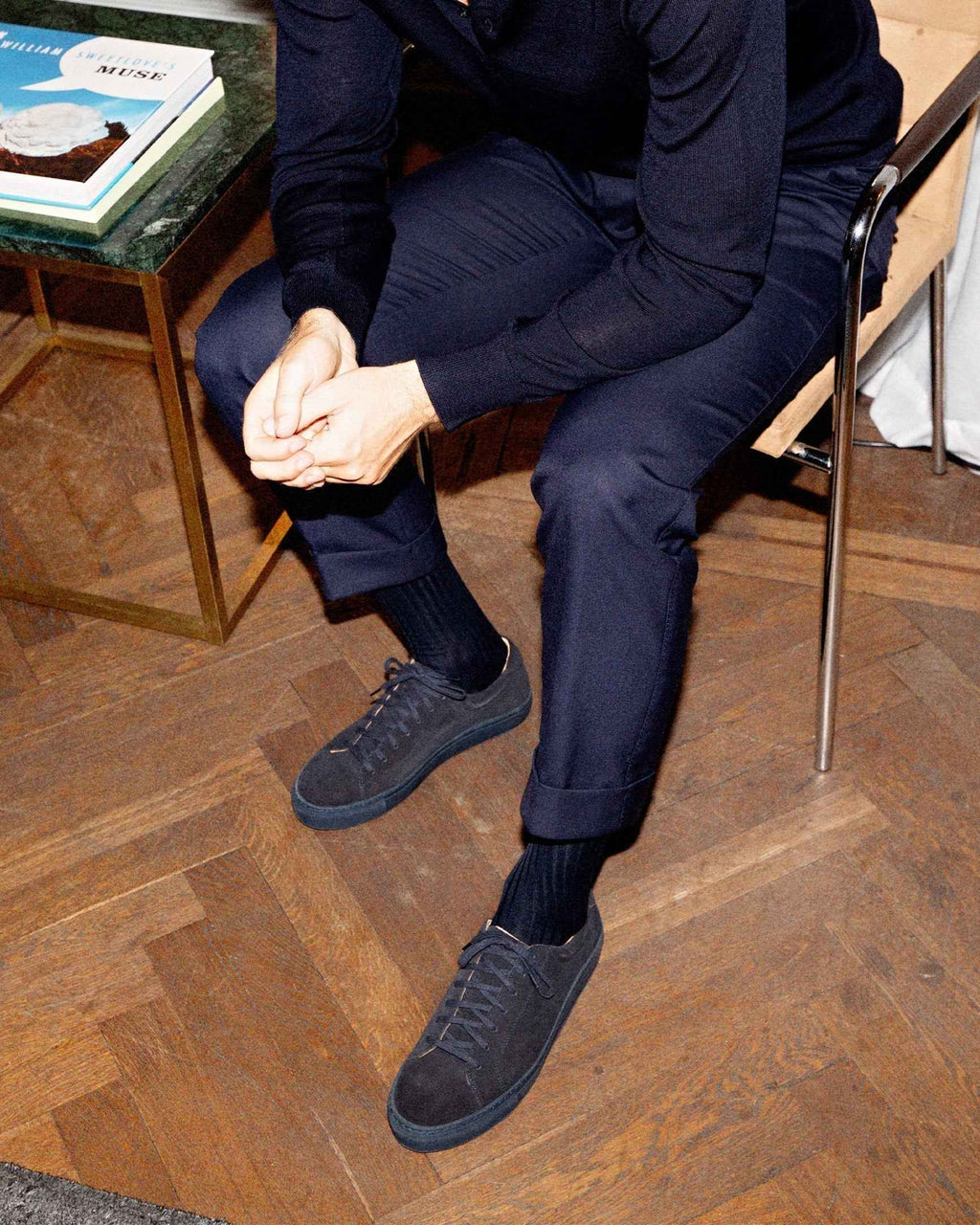 Oaxen Monochrome – Navy Suede