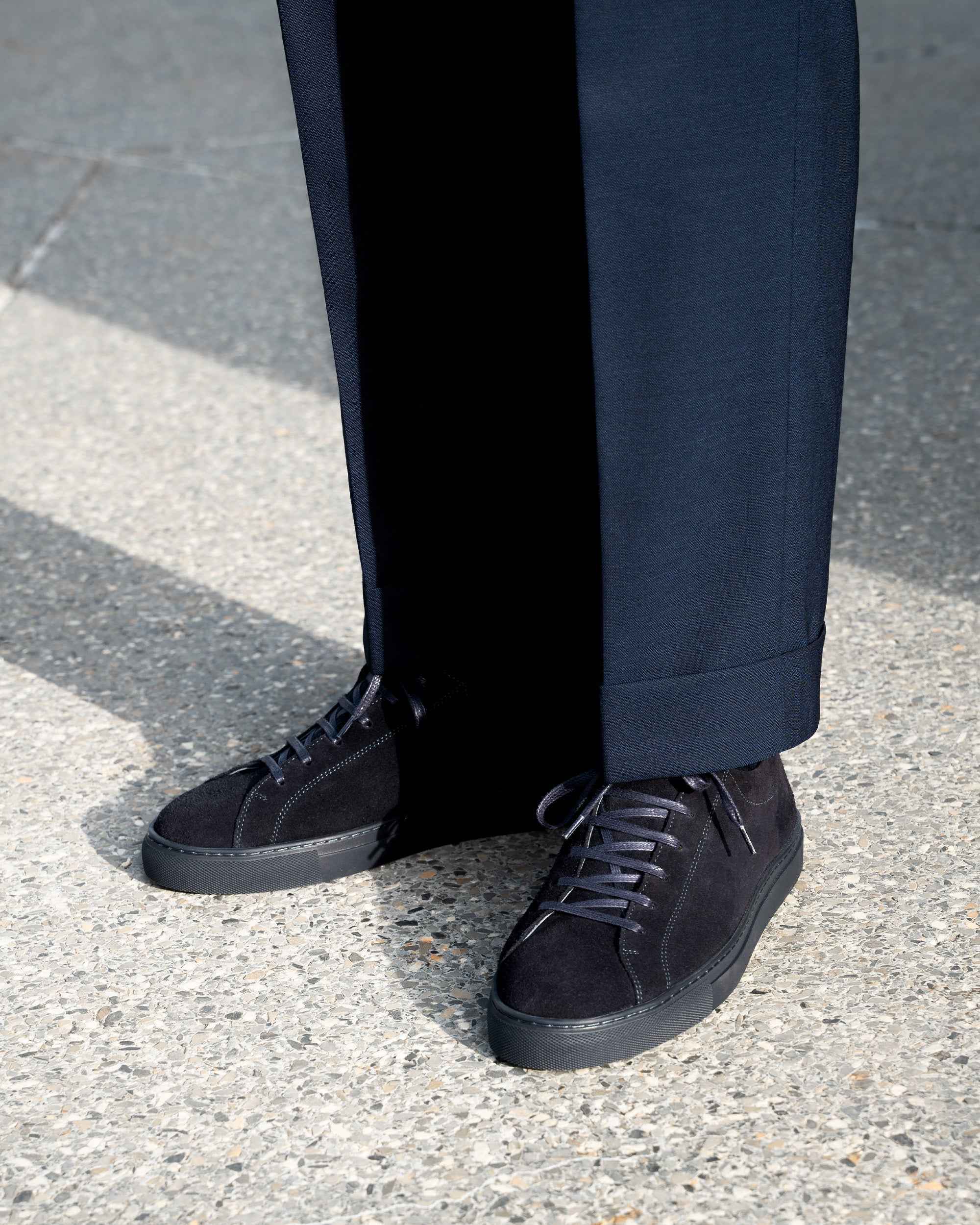 Oaxen Monochrome II – Navy Suede